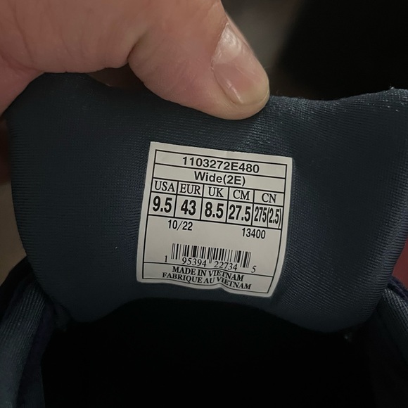 Brooks Navy and Orange Running Shoes wide 2e - Picture 5 of 5